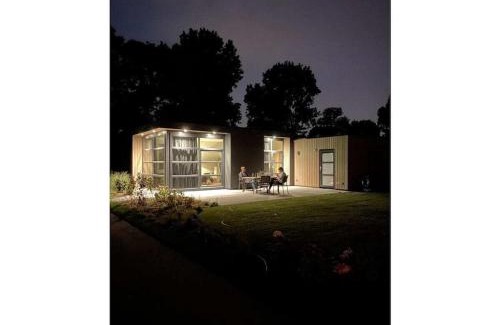 Enkhuizen Ski Chalet | Sunrise with show kitchen on the IJsselmeer