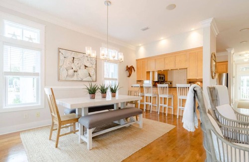 Sunnyside Apartment | Suns Out Funs Out in Carillon! 7 min to 30A!