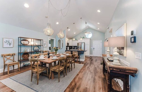 Port St. Joe Condo | SunScape: 4BR Top-Floor Condo, Beachfront, Deck, Pool/Spa, Pet-Friendly