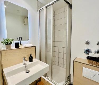 Altenessen-Sud Apartment | SUNSET Apartment, FREE Parking & Balcony in Essen