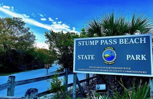 Englewood House | Sunset Beach Getaway minutes away from PARADISE!