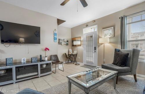 Gulfport House | Sunset Beach Hideaway
