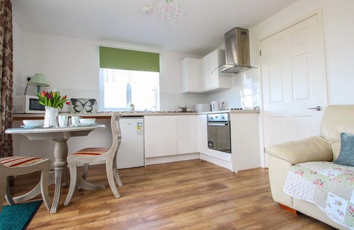 Tintagel Cottage | SUNSET COTTAGE, romantic, with a garden in Tintagel