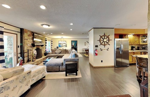 Dandridge Cabin | Sunset Cove
