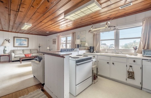 Topsail Beach House | Sunset | Covered Porch + Walk to the Beach!