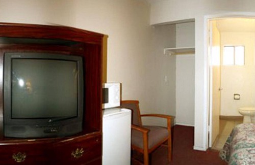 West Sacramento Hotel | Sunset Inn and Suites