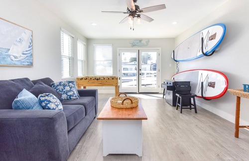 Sunset Beach House | Sunset Island 3 Level Home on the Water sleeps 10