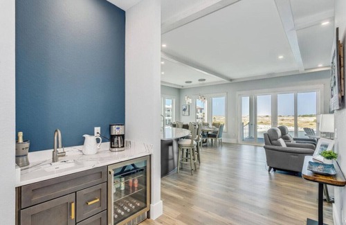 Navarre Beach House | Sunset Island Villa: Gorgeous large 5 bedroom beach home located directly on the sound! Sleeps 10