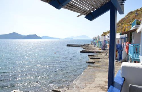 Tripiti House | Sunset Klima Boathouse