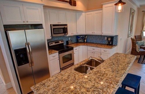 Holmes Beach House | Sunset Landing AMI Beach House. 6BR/4.5BA. Private pool. 2 blks to beach.
