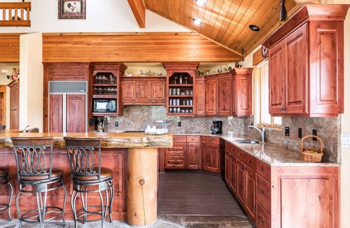 Deer Valley House | Sunset Lodge - Private Home w Hot Tub, Fire Pits, Pool Table and Expansive Views