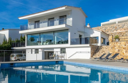 Condado del Jaruco Villa | SUNSET LUX, STUNNING DESIGN VILLA WITH LARGE POOL, SEA VIEWS AND AIR CONDITIONING