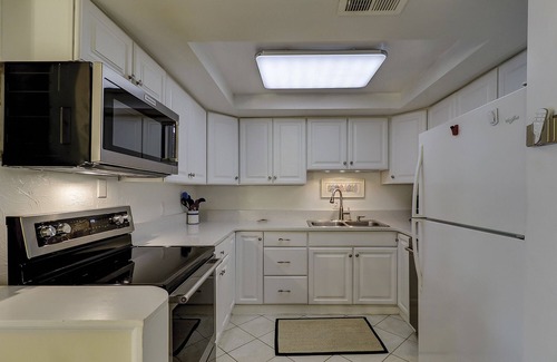 South Beach Villa | Sunset Rentals | Bluff Villas 1681