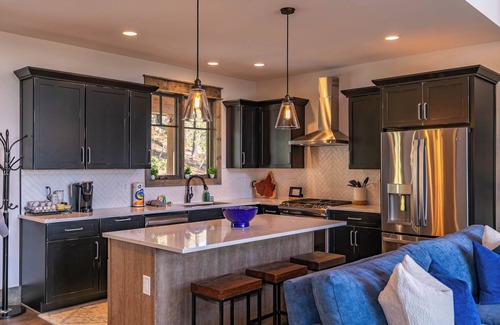 Elk Park Cabin | Sunset Ridge at Eagles Nest - near Winery, views, hot tub, dog friendly