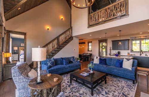 Elk Park Cabin | Sunset Ridge at Eagles Nest - near Winery, views, hot tub, dog friendly