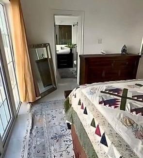Orange Bay House | Sunset Serenity 2BR Oceanview Beach & Pool Access