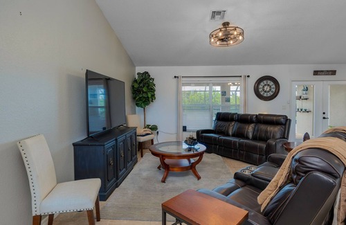 South Gulf Cove House | "Sunset Serenity" 5-bed 3-bath, (2 ensuite) home w/ Heated Pool, sleeps 10