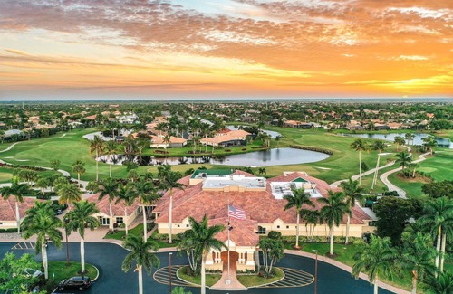 Tropical Cove Villa | Sunset Serenity Villa at Lexington CC Lake Village