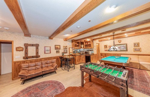 Oakhurst Villa | Sunset Summits Cabin | Hot Tub | Game Room |
