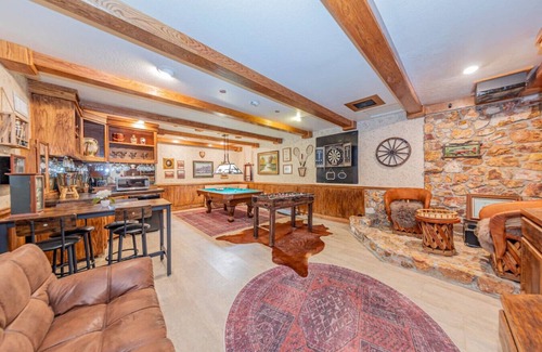 Oakhurst Villa | Sunset Summits Cabin | Hot Tub | Game Room |