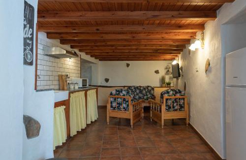 La Concepcion House | Sunset Views Terrace 2BR Cave House - Parking