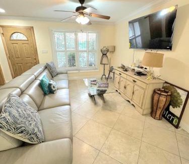 Central Naples House | Sunset Villa Pool & Spa Near The Beach