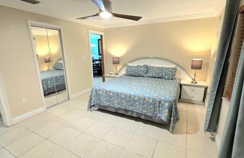 Central Naples House | Sunset Villa Pool & Spa Near The Beach