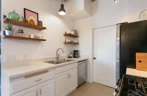 Vista House | Sunset Vista - 2BR/1BA, near Beaches, Legoland, great views!