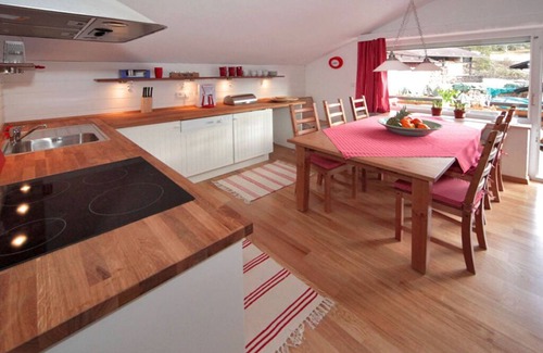 Garmisch-Partenkirchen Apartment | Sunshine Apartment Anne