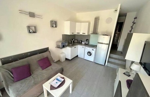 Le Lavandou Apartment | Sunshine at the Lavandou Apartment