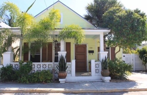 Uptown - Upper Duval House | Sunshine Daydream: Private Home 1/2 Block Off Duval in Gallery District -