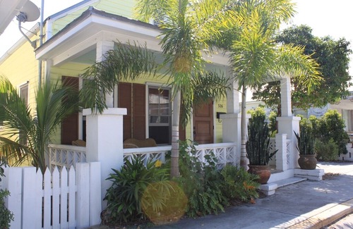 Uptown - Upper Duval House | Sunshine Daydream: Private Home 1/2 Block Off Duval in Gallery District -