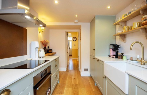 Stoke Newington House | Sunshine Joy, by Veeve