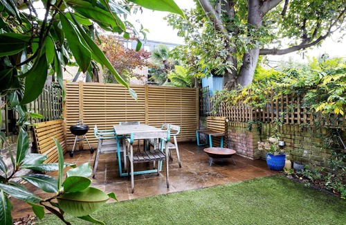 Stoke Newington House | Sunshine Joy, by Veeve