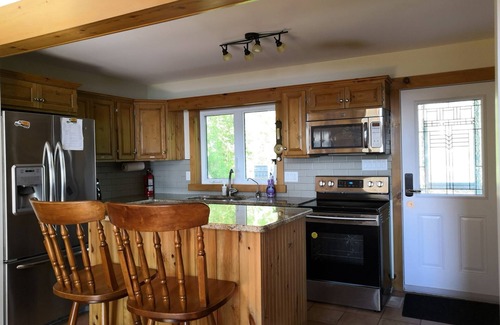 Northern Bruce Peninsula House | Sunshine Lake Huron Water Front Cottage