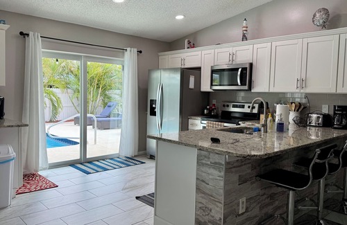 Bradenton House | Sunshine Oasis with heated Saltwater pool