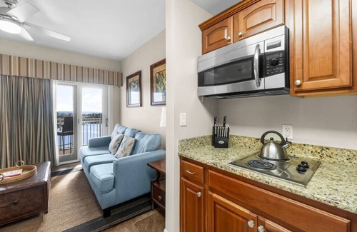 Sunnyside Apartment | Sunshine On My Mind ~ Lake Front! ~ 7 min to 30A!