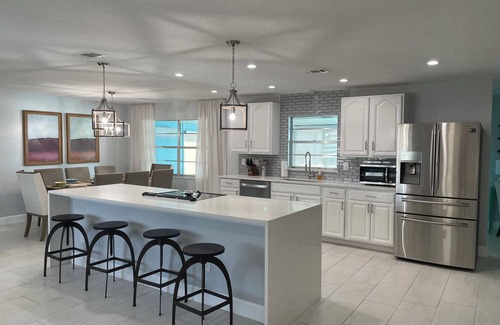 Holiday Cove House | Sunshine Serenity: Island Blissn3bd/2ba Home Close to Cruise Port and Beaches