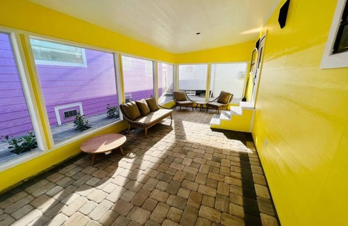 Southgate House | Sunshine Tiny Home Pinecraft