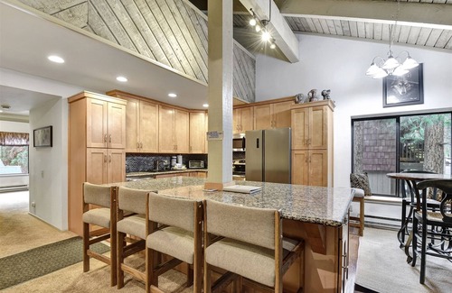 Mammoth Lakes Condo | Sunshine Village 148: Near Eagle Lodge & Sierra Star Golf