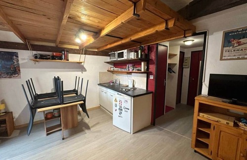 Montriond Apartment | Super 4-person studio with balcony and mountain view