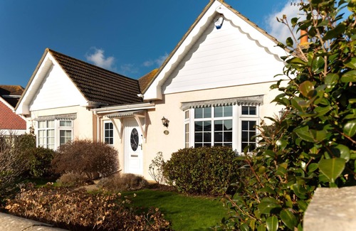 Rustington House | Super 5 Bedroom Family Friendly Retreat Rustington