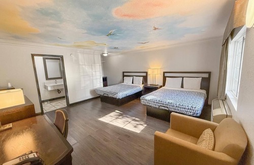 Southeast Anaheim Hotel | Super 7 Motel