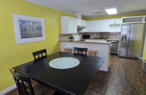 South Padre Island Hotel | Super 8 by Wyndham South Padre Island