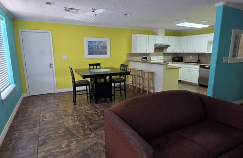 South Padre Island Hotel | Super 8 by Wyndham South Padre Island