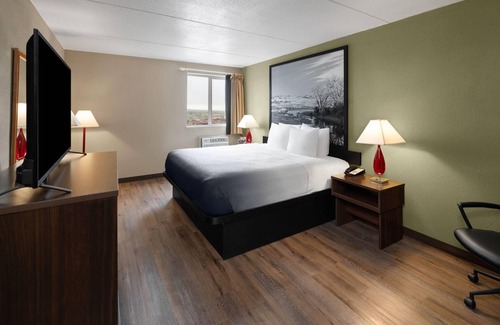 Northwest Colorado Springs Hotel | Super 8 by Wyndham Colo. Sprs. Garden Of The Gods