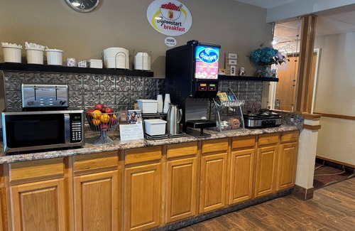 Adrian Hotel | Super 8 by Wyndham Adrian