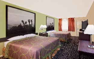 Northwest Corpus Christi Hotel | Super 8 by Wyndham Corpus Christi Northwest