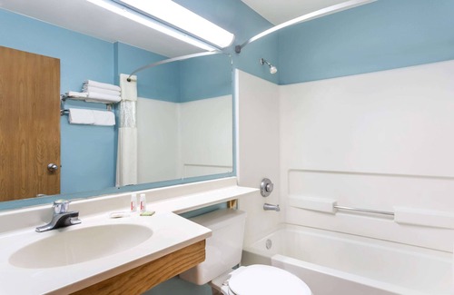 Cedar City Hotel | Super 8 by Wyndham Cedar City