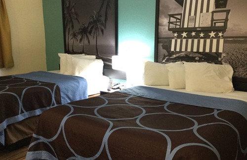 Clearwater Hotel | Super 8 by Wyndham Clearwater/St. Petersburg Airport